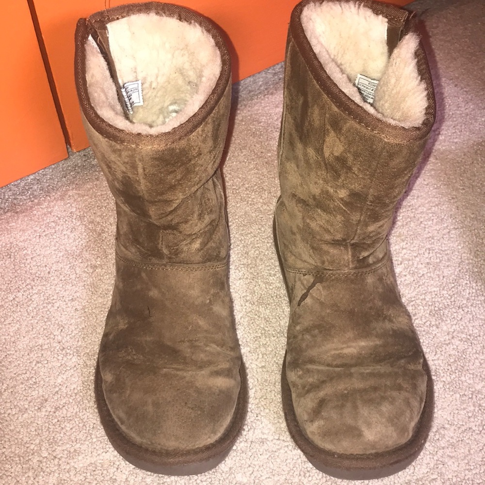 Zipper Ugg boots